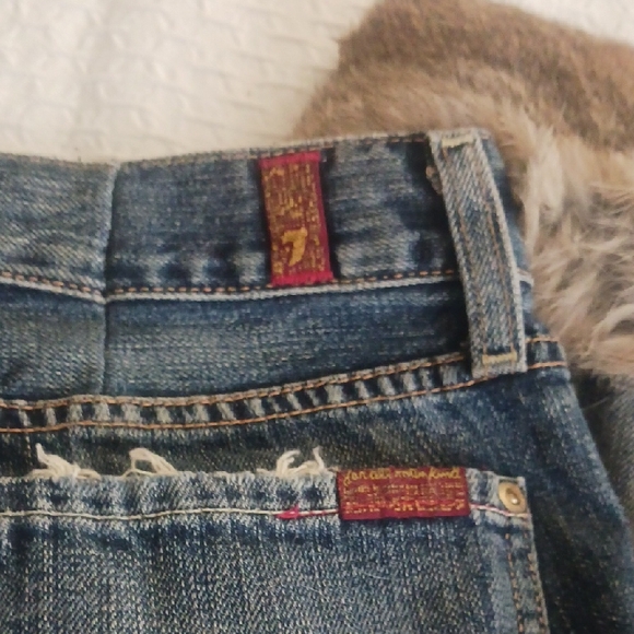 Women's Blue Jeans with Fur Trim - Picture 5 of 6